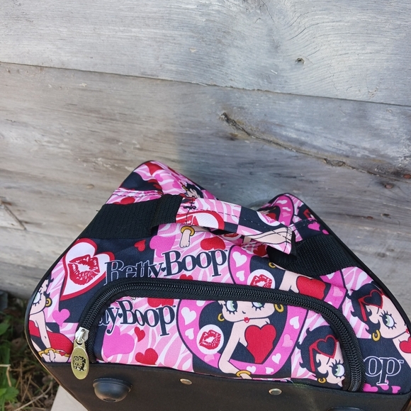 2019 King Features Syndicate Betty Boop  Roll Away Duffle Travel Bag Pink,Black - Picture 5 of 11